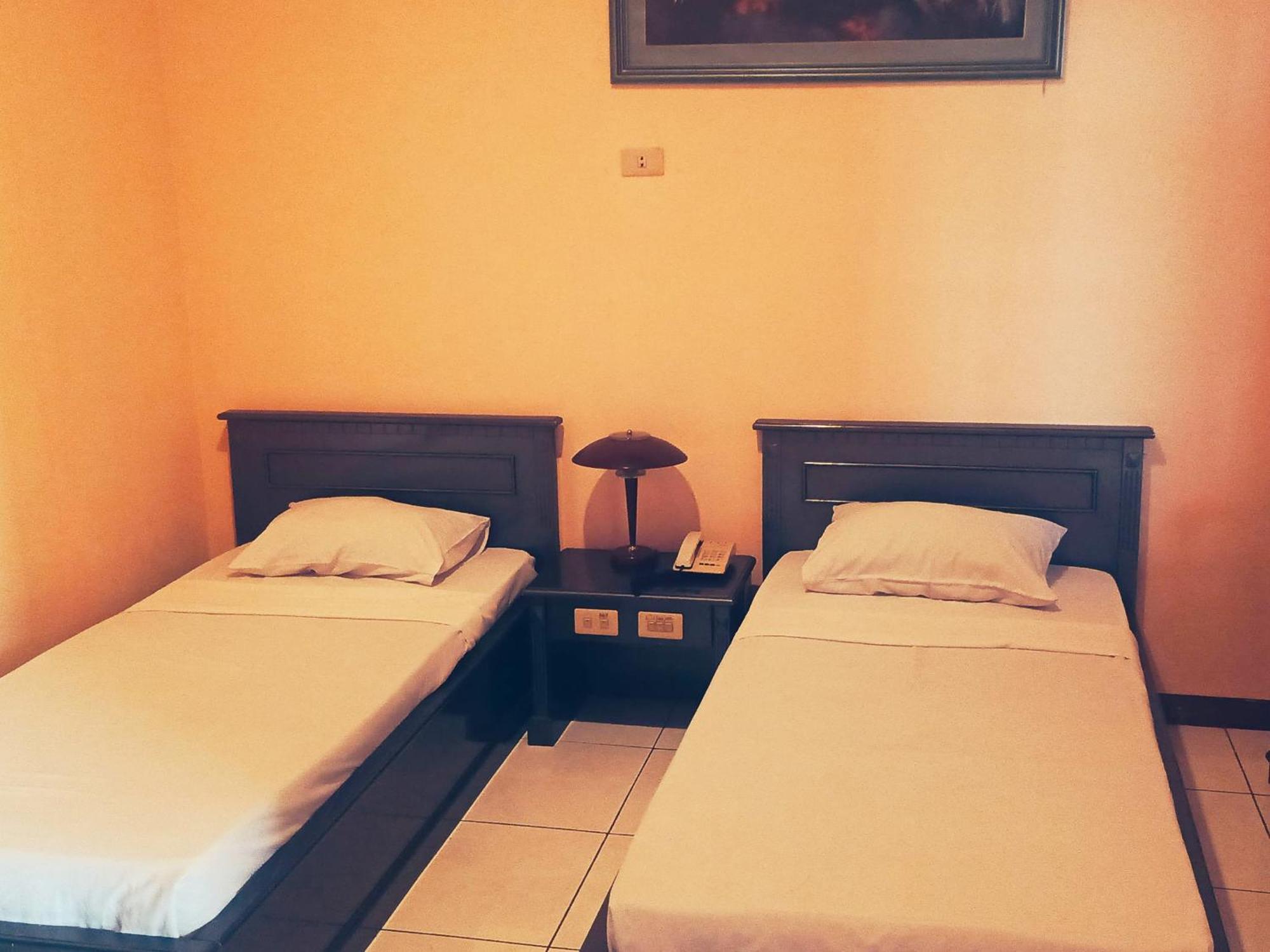 Hotel Wijaya Purwokerto Dış mekan fotoğraf