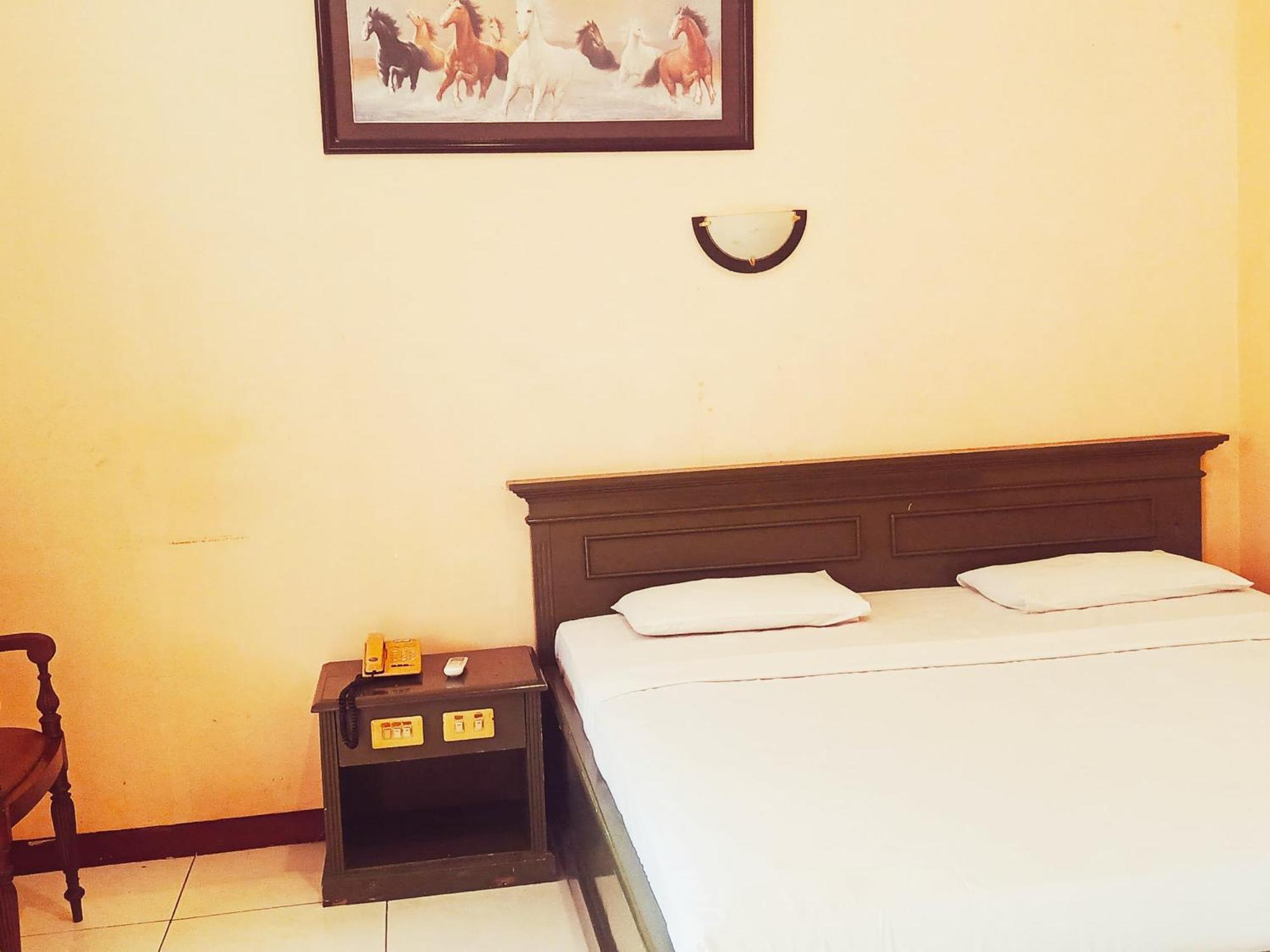 Hotel Wijaya Purwokerto Dış mekan fotoğraf