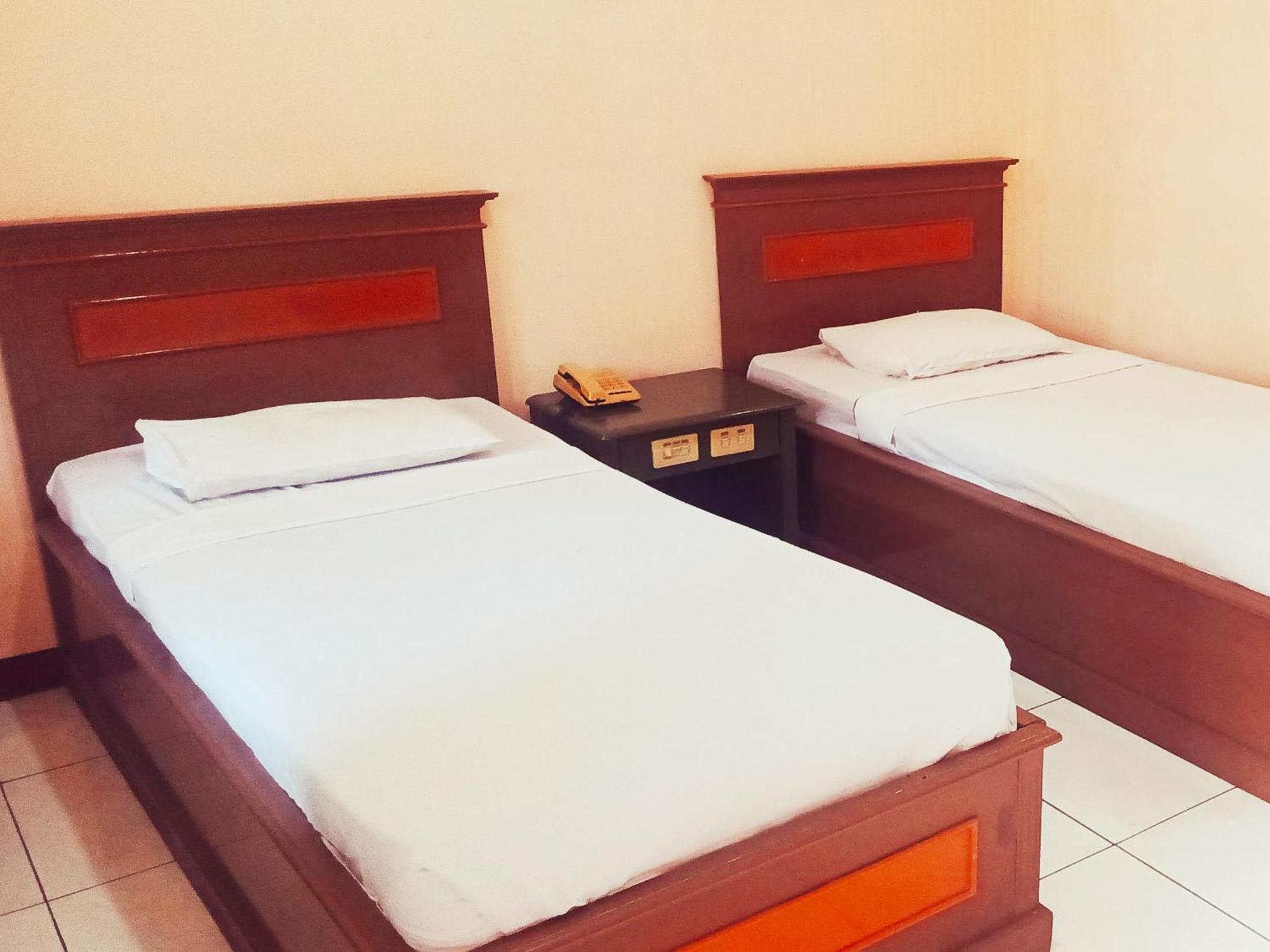 Hotel Wijaya Purwokerto Dış mekan fotoğraf