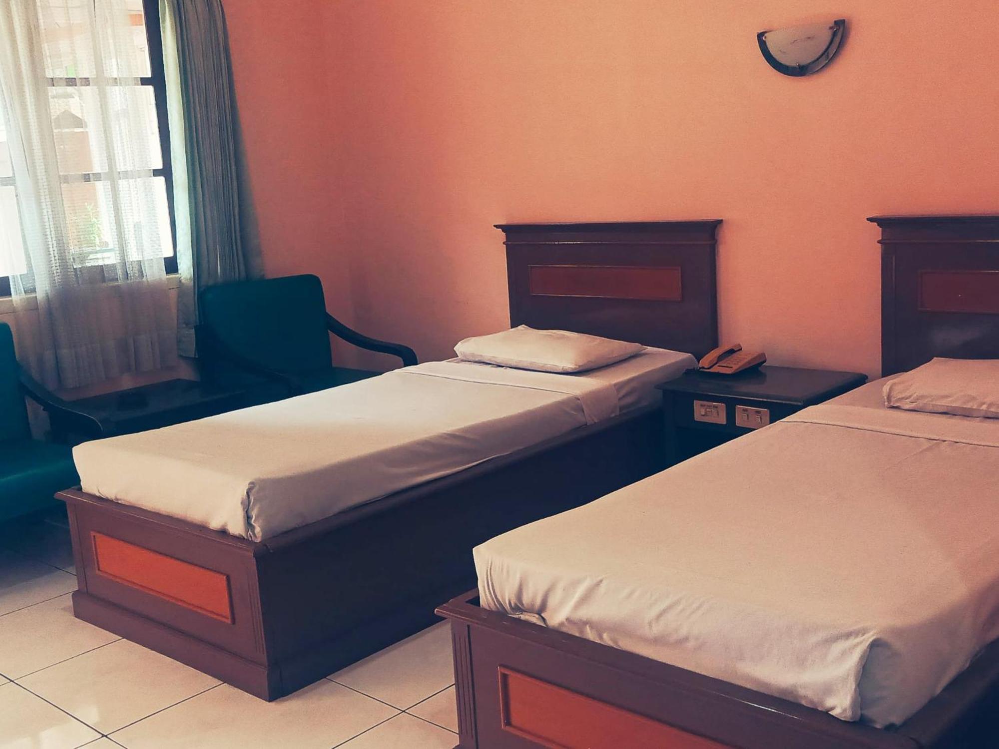Hotel Wijaya Purwokerto Dış mekan fotoğraf