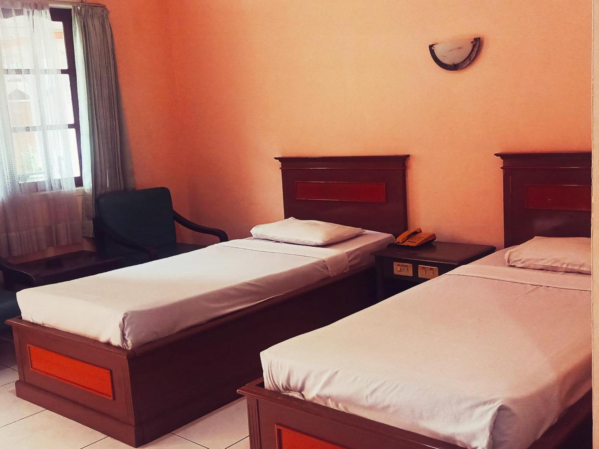 Hotel Wijaya Purwokerto Dış mekan fotoğraf