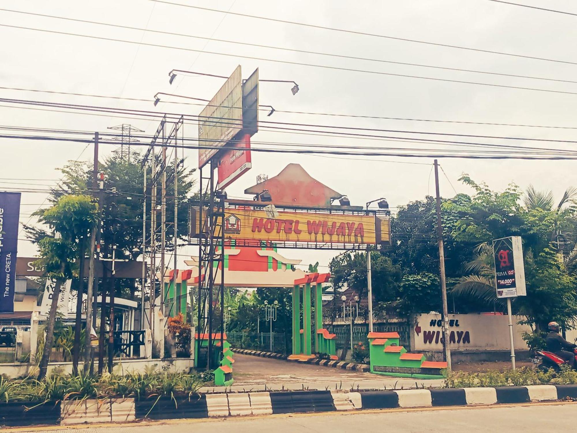 Hotel Wijaya Purwokerto Dış mekan fotoğraf