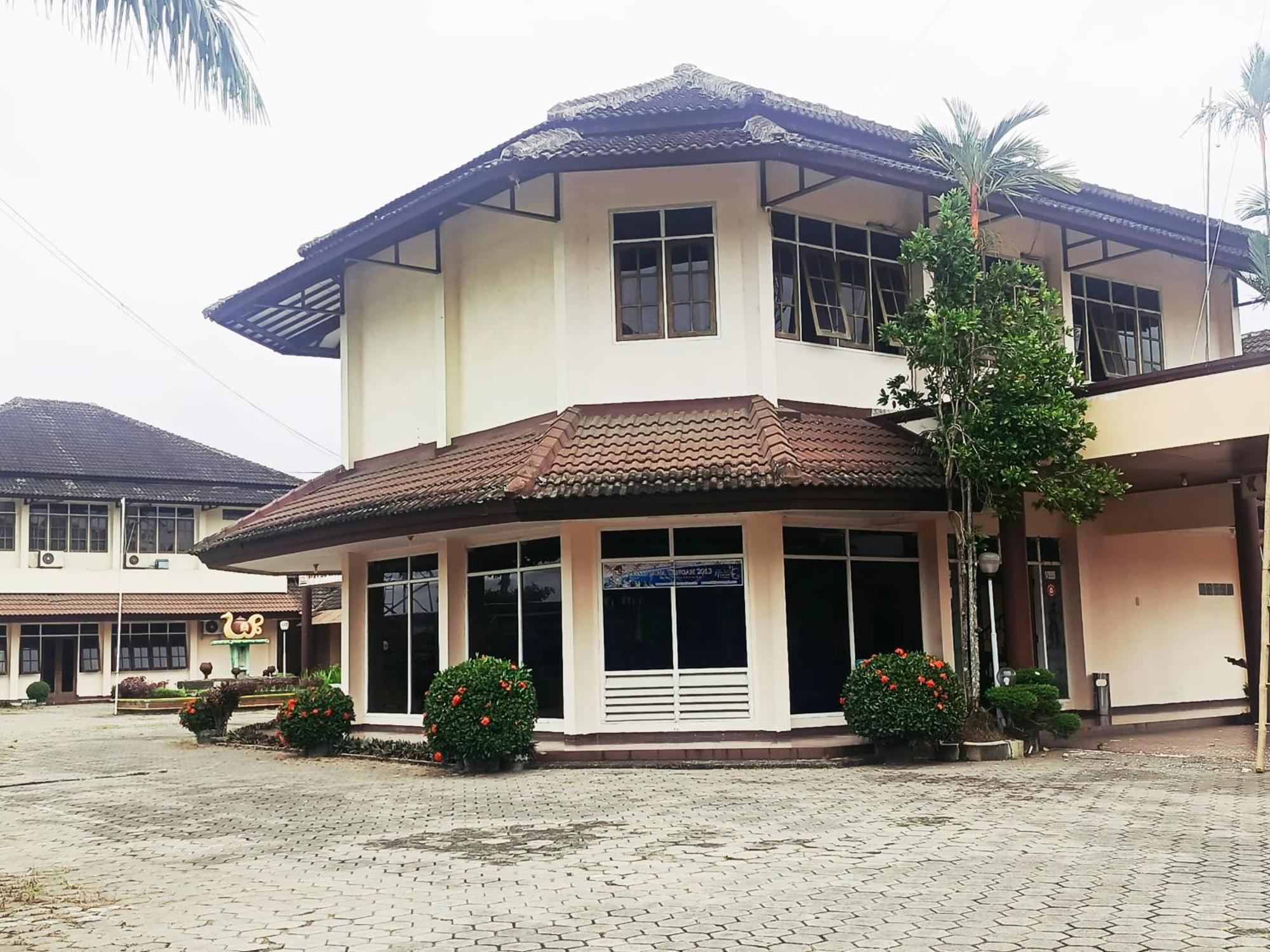 Hotel Wijaya Purwokerto Dış mekan fotoğraf